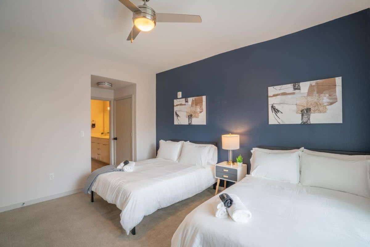 Apartment Modern 2bd Dt - Balcony, Gym, W-d, Parking - Sleeps 8 Phoenix
